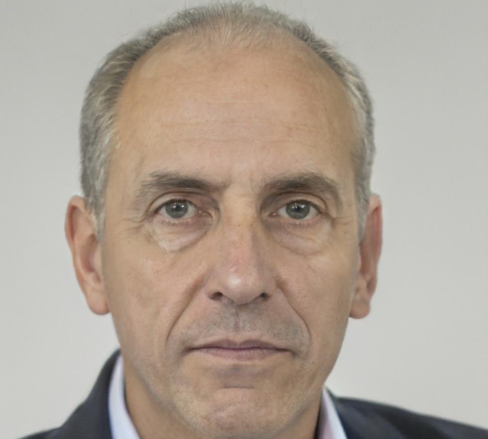 Retrato de Idris Olekhnovych, coordinador de proyectos comunitarios
